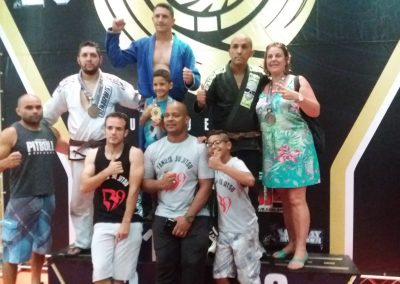 taca-sao-paulo-jiu-jitsu-esportivo-2017-podio-com-equipe