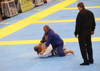 batata-3-etapa-circuito-paulista-jiu-jitsu-2016-passando-a-meia-guarda